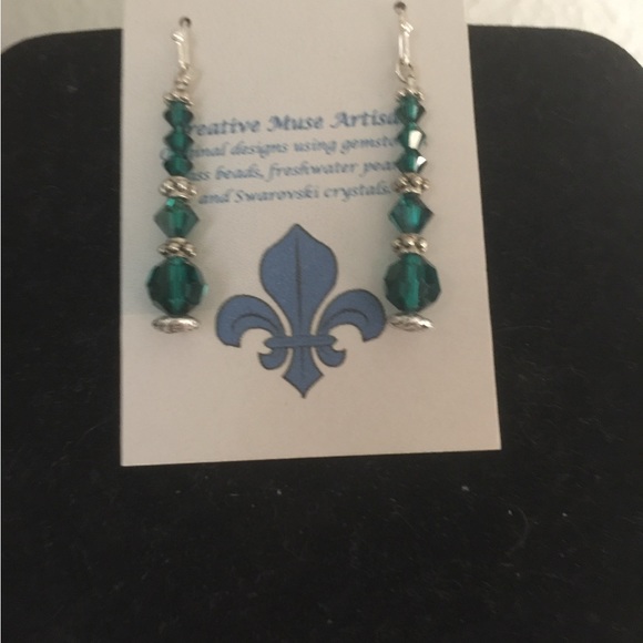 Set of Swarovski crystal Celtic pendant and matching earrings - Picture 4 of 6